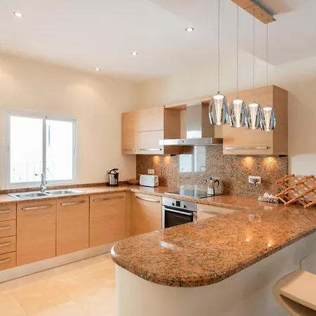 Puerto Banus Marina With Sea Views - Pass The Keys 아파트 *