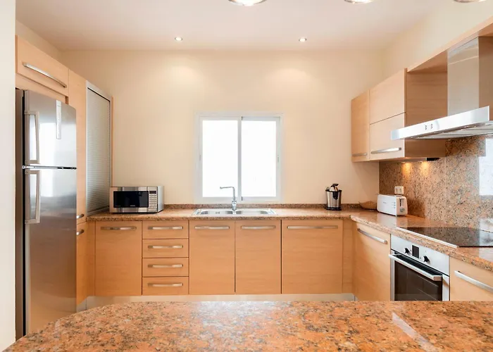 아파트 Puerto Banus Marina With Sea Views - Pass The Keys *