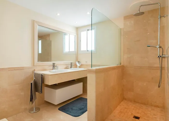 Апартаменти Puerto Banus Marina With Sea Views - Pass The Keys Марбелья